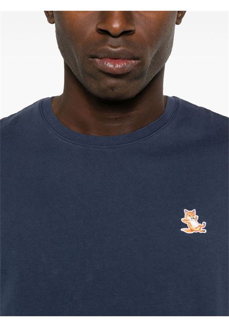 T-shirt con applicazione Chillax Fox in blu Maison kitsuné - uomo MAISON KITSUNÉ | LM00110KJ0008P494